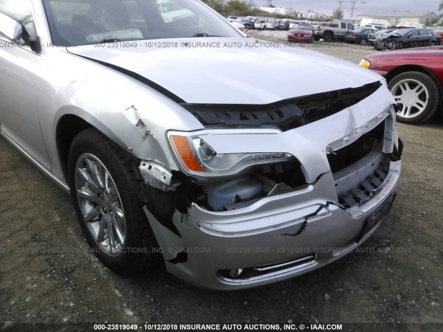 2C3CCACG2CH307838 - 2012 CHRYSLER 300 LIMITED SILVER photo 6