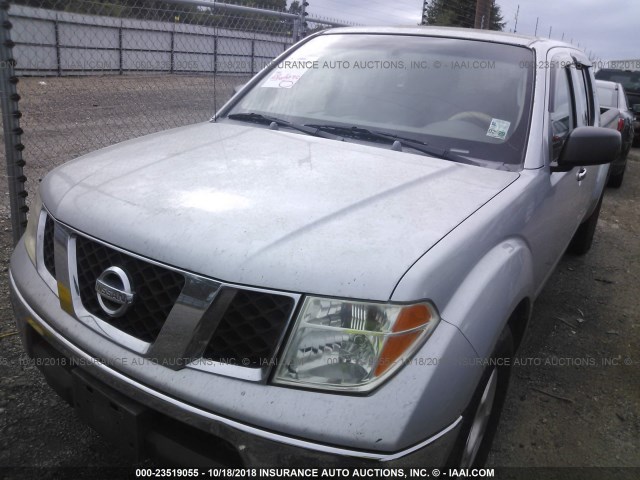 1N6AD09U47C409803 - 2007 NISSAN FRONTIER CREW CAB LE/SE/OFF ROAD SILVER photo 2