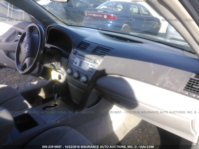 4T1BE46K67U122242 - 2007 TOYOTA CAMRY NEW GENERAT CE/LE/XLE/SE GRAY photo 5