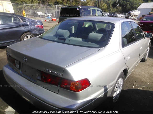 4T1BG28KXYU707516 - 2000 TOYOTA CAMRY CE/LE/XLE 银色 照片 4