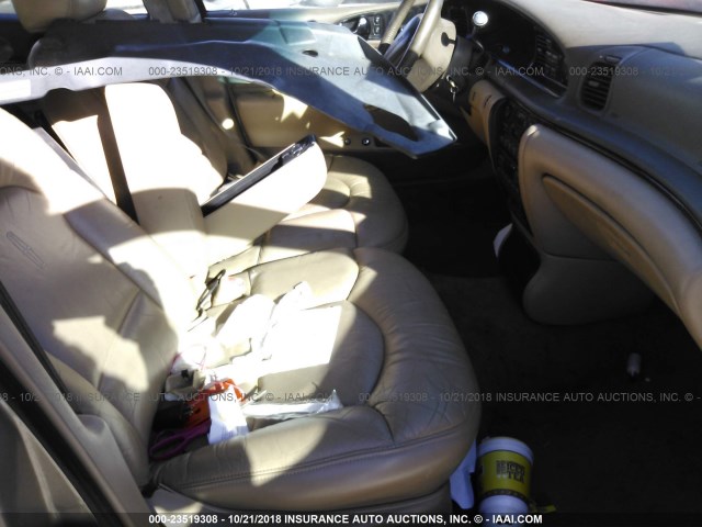 1LNLM97V1VY670863 - 1997 LINCOLN CONTINENTAL  Күміс фото 5