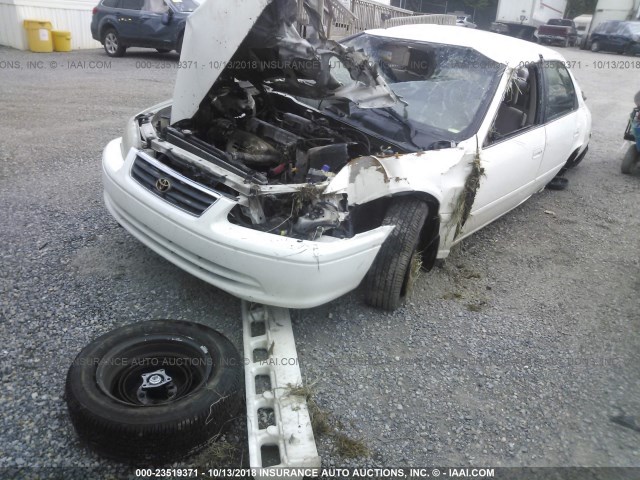 4T1BG22K9YU750835 - 2000 TOYOTA CAMRY CE/LE/XLE 白色 照片 2