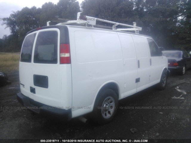 1GCSGAFX0C1109412 - 2012 CHEVROLET EXPRESS G1500  WHITE photo 4