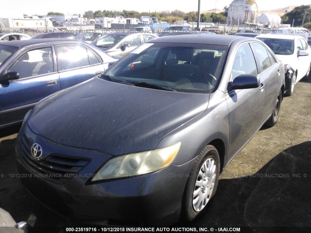 4T1BK46K77U530581 - 2007 TOYOTA CAMRY NEW GENERAT LE/XLE/SE GRAY photo 2