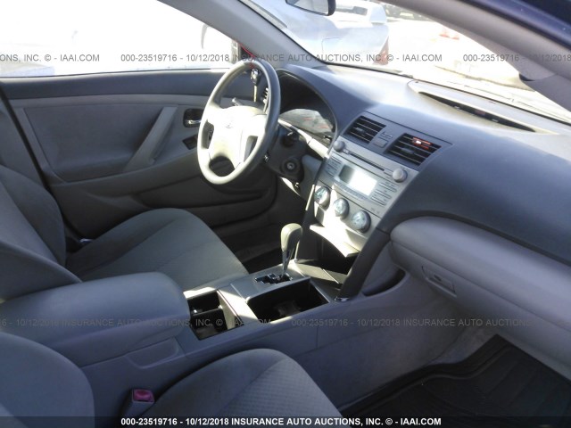 4T1BK46K77U530581 - 2007 TOYOTA CAMRY NEW GENERAT LE/XLE/SE GRAY photo 5