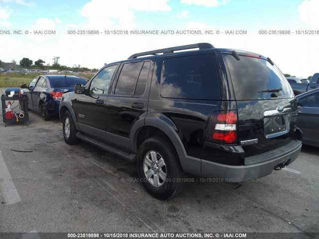 1FMEU73E26UA12139 - 2006 FORD EXPLORER XLT BLACK photo 3