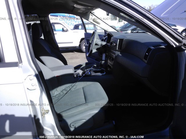1J4GR48K56C113803 - 2006 JEEP GRAND CHEROKEE LAREDO/COLUMBIA/FREEDOM 银色 照片 5