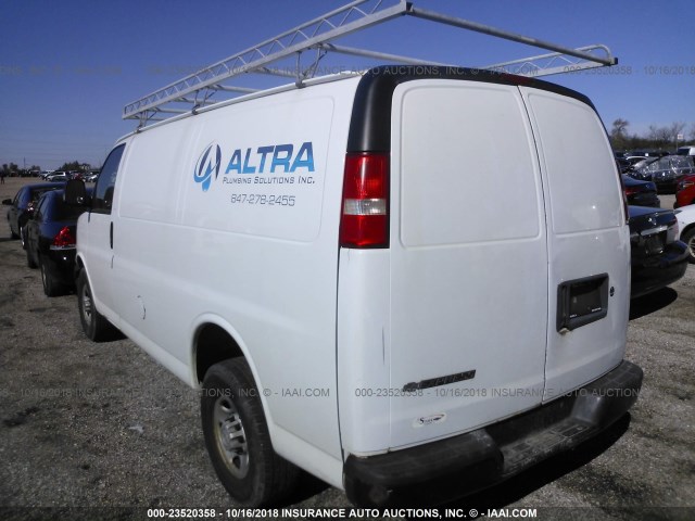 1GCGG25V471100357 - 2007 CHEVROLET EXPRESS G2500  WHITE photo 3