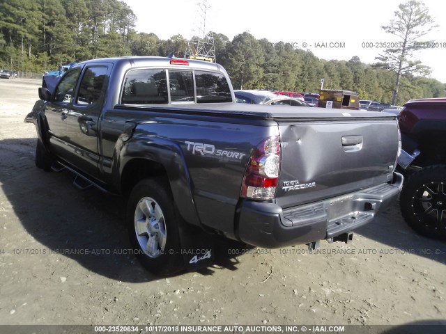 5TFMU4FN5FX028327 - 2015 TOYOTA TACOMA DOUBLE CAB LONG BED GRAY photo 3