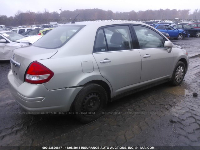 3N1BC11E28L426242 - 2008 NISSAN VERSA GOLD photo 4