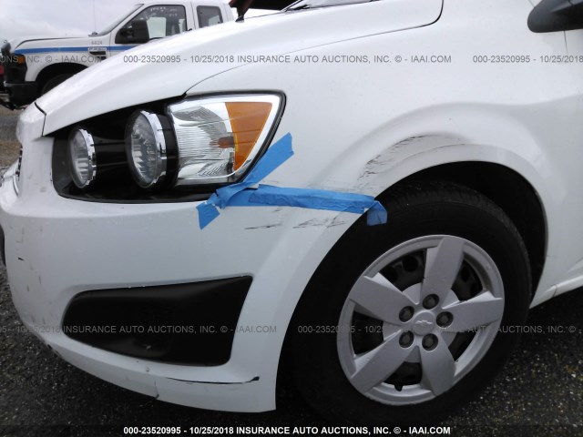 1G1JA5SHXD4214700 - 2013 CHEVROLET SONIC LS WHITE photo 6