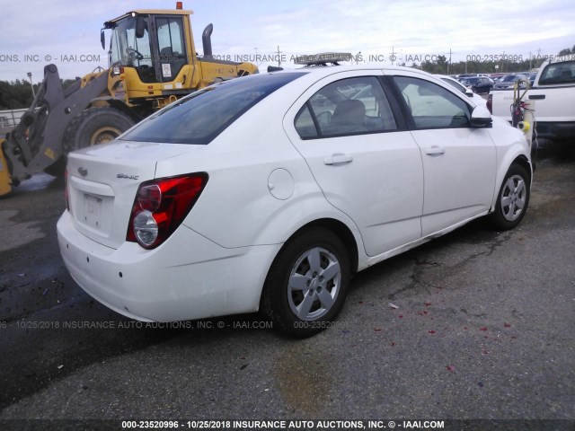 1G1JA5SH6D4213799 - 2013 CHEVROLET SONIC LS 银色 照片 4