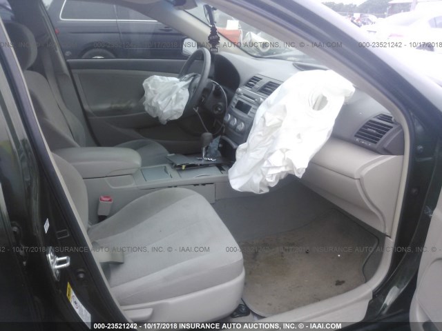 4T1BF3EK1BU587917 - 2011 TOYOTA CAMRY SE/LE/XLE GREEN photo 5