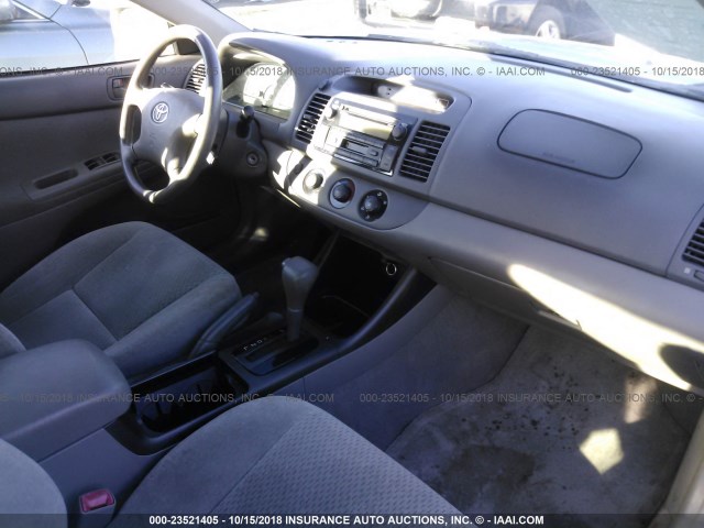 4T1BE32K04U370868 - 2004 TOYOTA CAMRY LE/XLE/SE SILVER photo 5