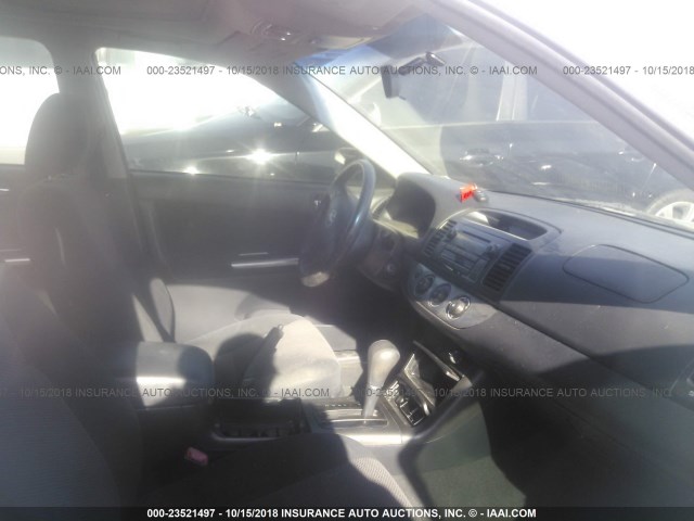 4T1BE32K05U539921 - 2005 TOYOTA CAMRY LE/XLE/SE GRAY photo 5