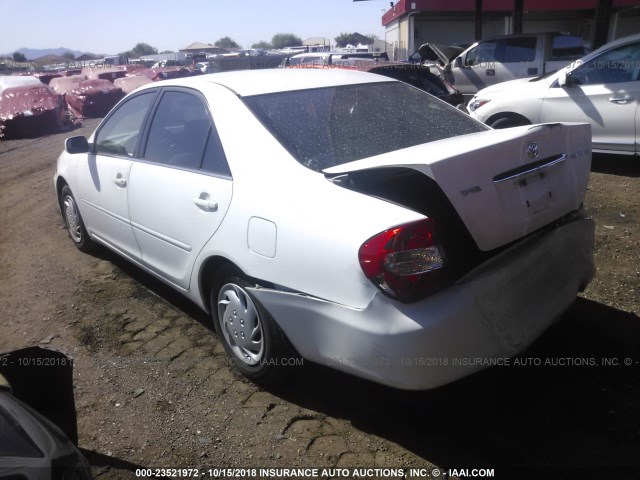 4T1BE30K82U006715 - 2002 TOYOTA CAMRY LE/XLE/SE WHITE photo 3