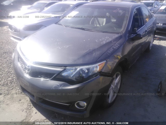 4T1BF1FK6EU440208 - 2014 TOYOTA CAMRY L/SE/LE/XLE Boz foto 2