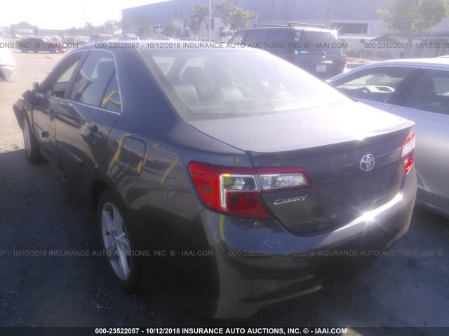 4T1BF1FK6EU440208 - 2014 TOYOTA CAMRY L/SE/LE/XLE Boz foto 3