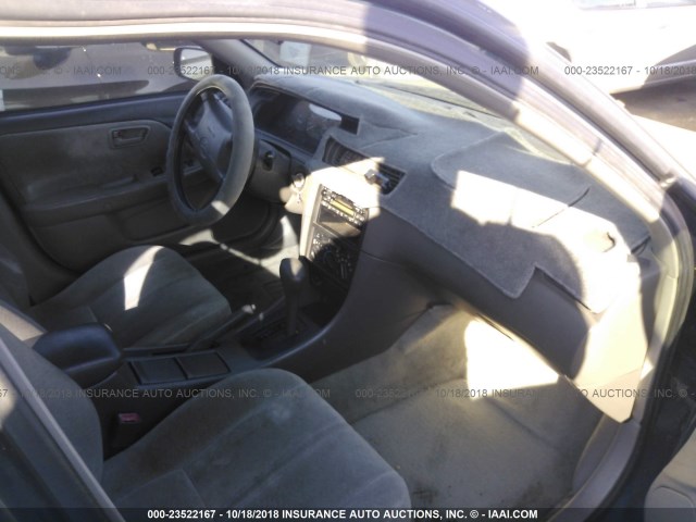 JT2BG22K3W0182650 - 1998 TOYOTA CAMRY CE/LE/XLE 绿色 照片 5