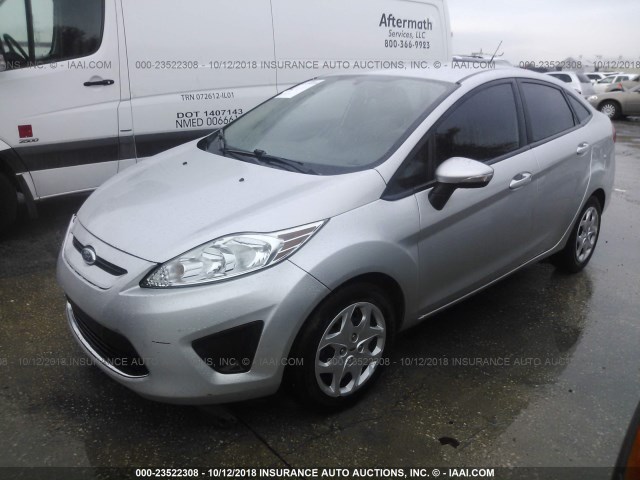 3FADP4BJ3DM185096 - 2013 FORD FIESTA SE ვერცხლისფერი ფოტო 2