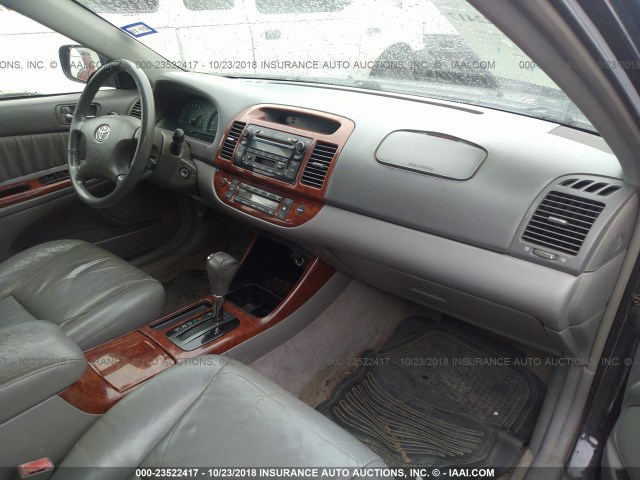4T1BE32K33U182568 - 2003 TOYOTA CAMRY LE/XLE/SE BLACK photo 5