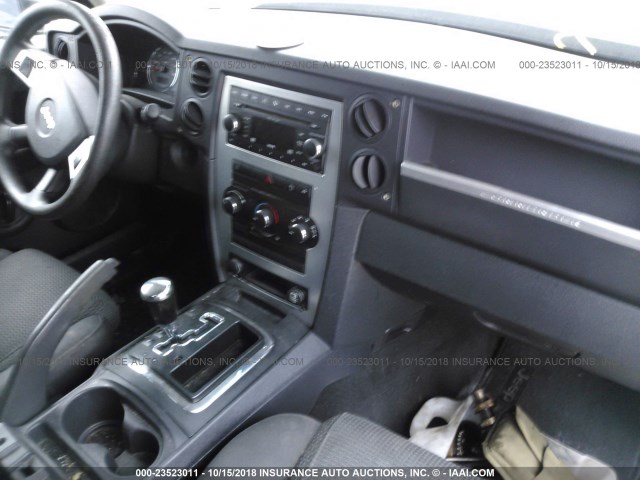 1J8HG48K08C149930 - 2008 JEEP COMMANDER SPORT შავი ფოტო 5