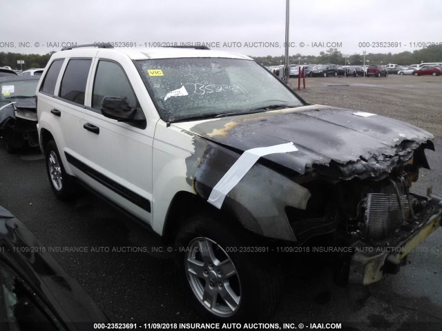 1J4GS48K25C526085 - 2005 JEEP GRAND CHEROKEE LAREDO/COLUMBIA/FREEDOM 白色 照片 1