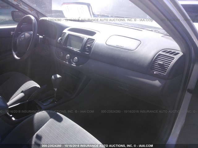 4T1BE32K15U965875 - 2005 TOYOTA CAMRY LE/XLE/SE SILVER photo 5