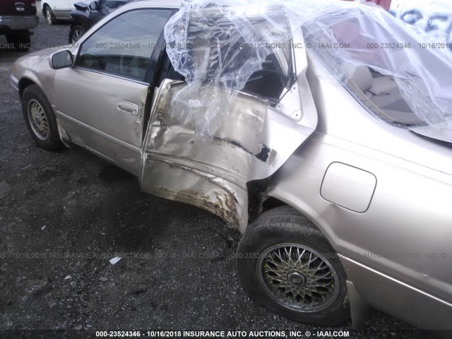 JT2BG22K9X0311752 - 1999 TOYOTA CAMRY LE/XLE GOLD photo 6