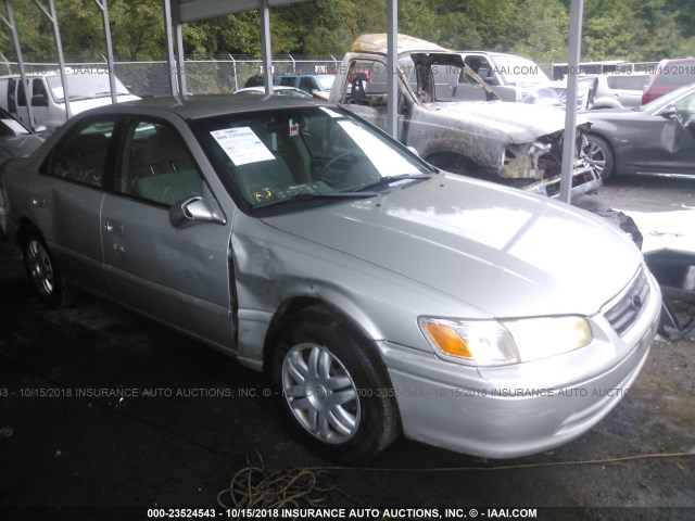 4T1BG22K61U048879 - 2001 TOYOTA CAMRY CE/LE/XLE 银色 照片 1