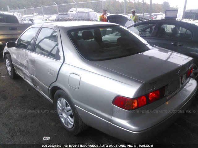 4T1BG22K61U048879 - 2001 TOYOTA CAMRY CE/LE/XLE 银色 照片 3