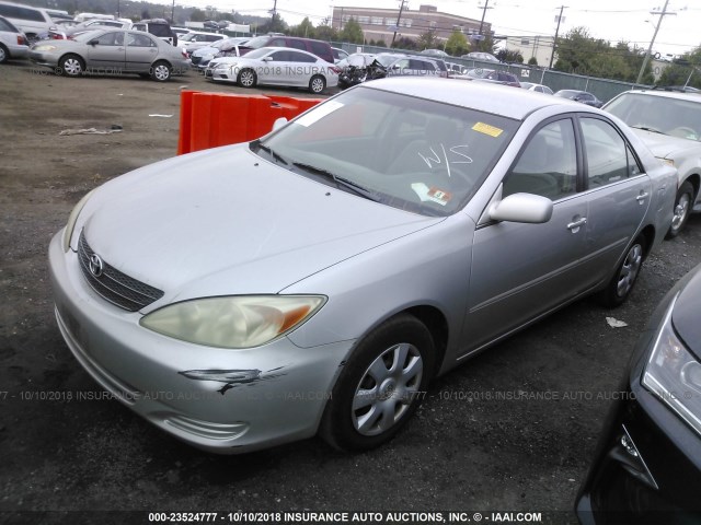 4T1BE32K44U304131 - 2004 TOYOTA CAMRY LE/XLE/SE Күміс фото 2