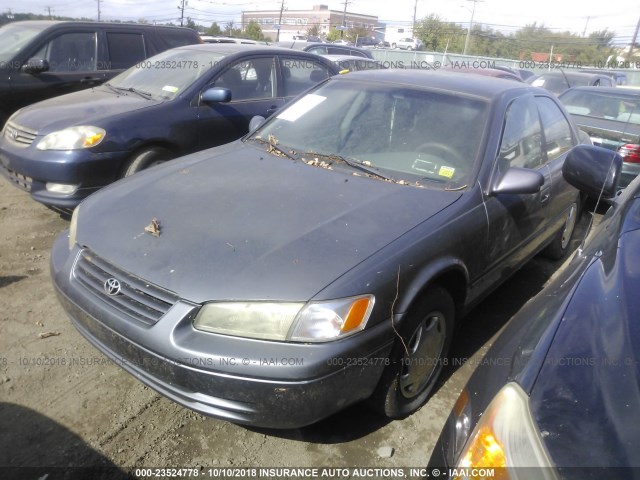 4T1BG22K7XU522833 - 1999 TOYOTA CAMRY CE/LE/XLE 灰色 照片 2