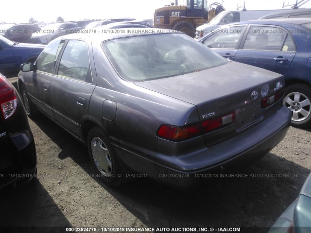 4T1BG22K7XU522833 - 1999 TOYOTA CAMRY CE/LE/XLE 灰色 照片 3