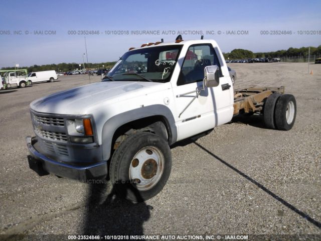 1GBKC34J1XF085365 - 1999 CHEVROLET GMT-400 C3500-HD WHITE photo 2