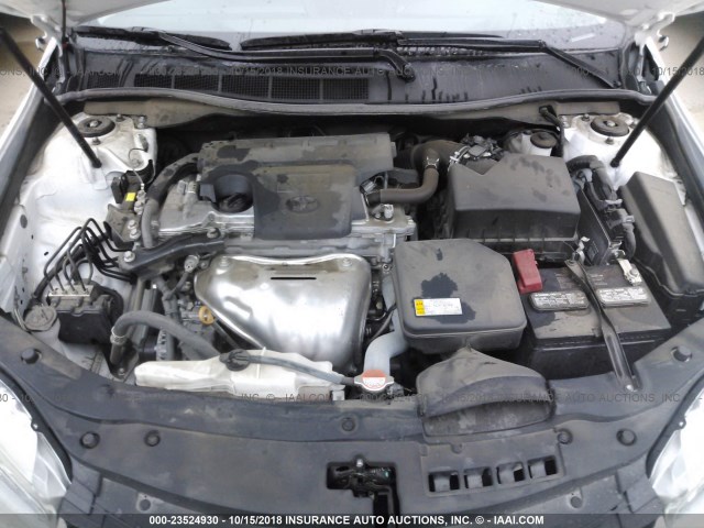 4T1BF1FK3GU240535 - 2016 TOYOTA CAMRY LE/XLE/SE/XSE WHITE photo 10