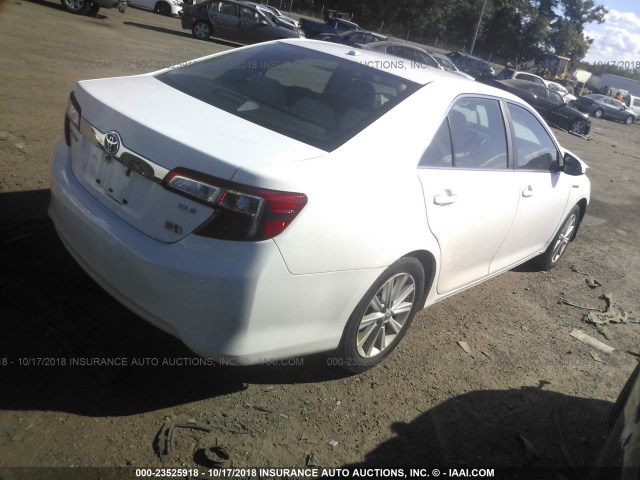 4T1BD1FK7DU093430 - 2013 TOYOTA CAMRY HYBRID/LE/XLE WHITE photo 4