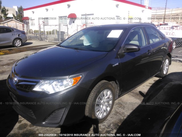 4T1BD1FK5CU017851 - 2012 TOYOTA CAMRY HYBRID/LE/XLE 灰色 照片 2
