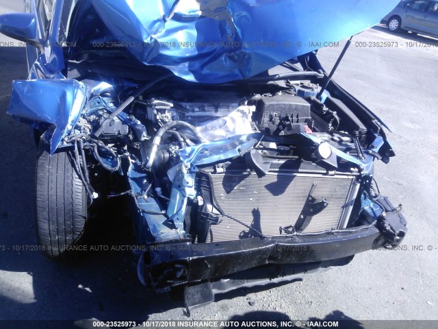 4T1BF1FK7HU700863 - 2017 TOYOTA CAMRY LE/XLE/SE/XSE BLUE photo 6