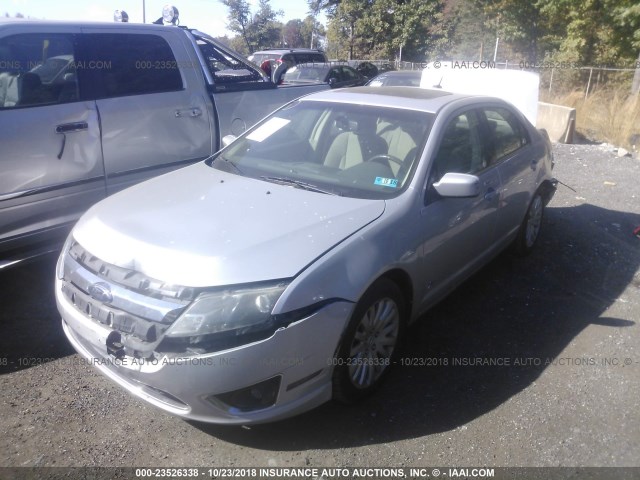 3FADP0L30AR136462 - 2010 FORD FUSION HYBRID SILVER photo 2