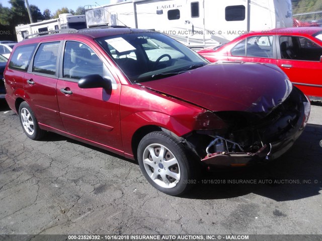 1FAFP36NX5W317157 - 2005 FORD FOCUS ZXW RED photo 1