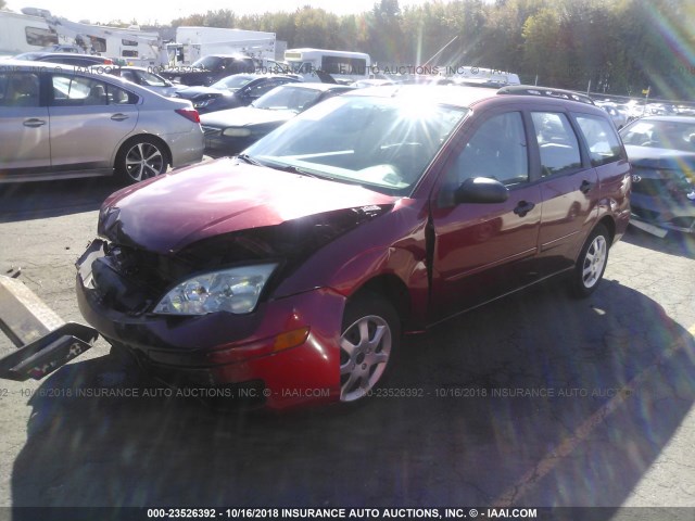1FAFP36NX5W317157 - 2005 FORD FOCUS ZXW RED photo 2