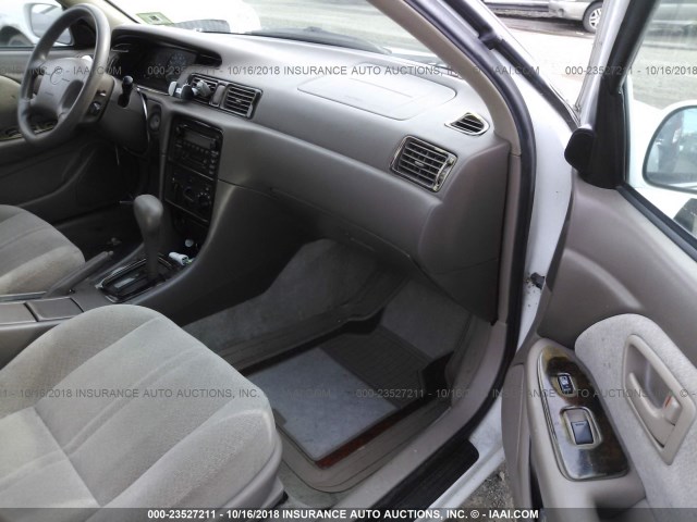 JT2BG22K4Y0491112 - 2000 TOYOTA CAMRY CE/LE/XLE 白色 照片 5