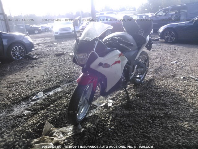 MLHMC4103C5208019 - 2012 HONDA CBR250 R WHITE photo 2