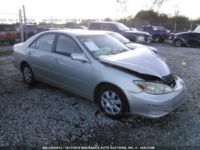 4T1BE32K73U124298 - 2003 TOYOTA CAMRY LE/XLE/SE SILVER photo 1