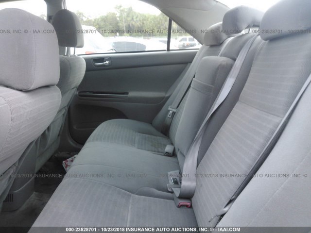 4T1BE32K55U068087 - 2005 TOYOTA CAMRY LE/XLE/SE SILVER photo 8