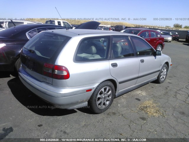 YV1VW2552YF432743 - 2000 VOLVO V40 SILVER photo 4