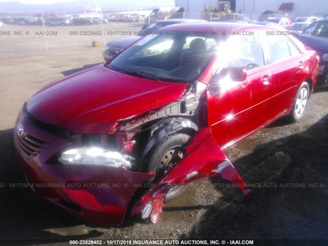 4T1BK46K57U030306 - 2007 TOYOTA CAMRY NEW GENERAT LE/XLE/SE RED photo 2