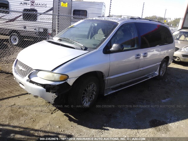 1C4GP44G7YB569565 - 2000 CHRYSLER TOWN & COUNTRY LX SILVER photo 2