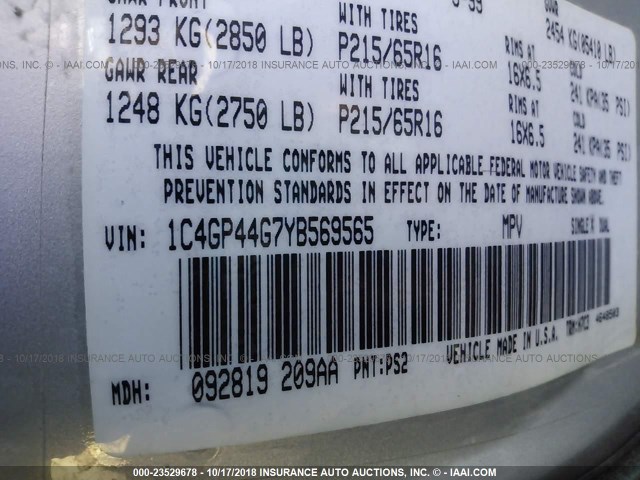 1C4GP44G7YB569565 - 2000 CHRYSLER TOWN & COUNTRY LX SILVER photo 9